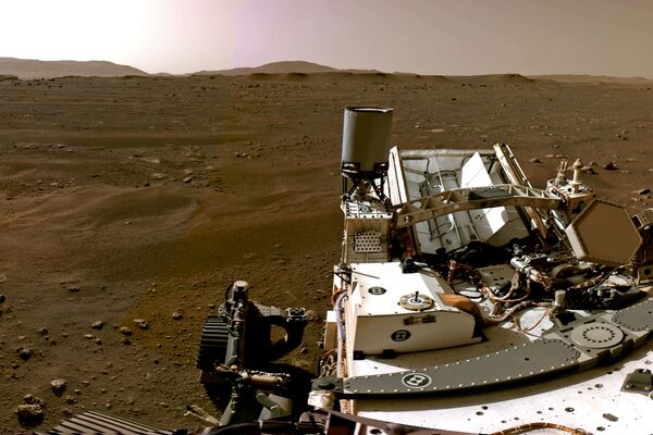 Une partie d'un panorama composée d'images prises par les caméras de navigation, ou Navcams du rover. - Sputnik Afrique