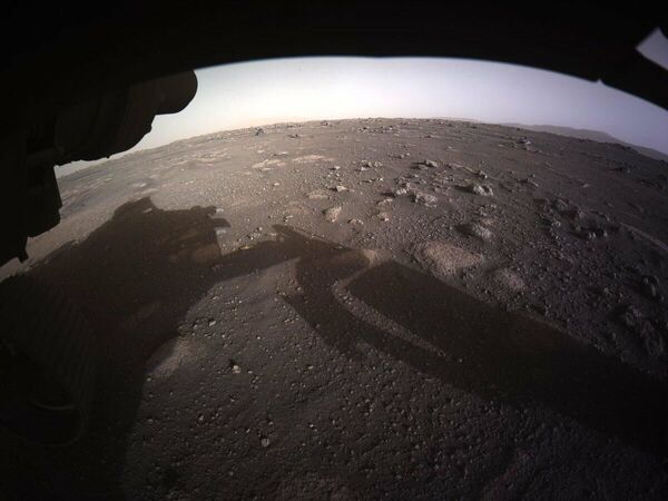 La première photo en couleur de la surface de Mars, envoyée par Perseverance. - Sputnik Afrique