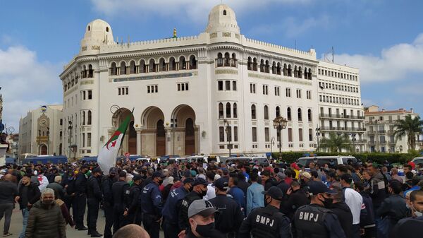 Important dispositif policier lors de la marche du vendredi 26 février à Alger.  - Sputnik Afrique