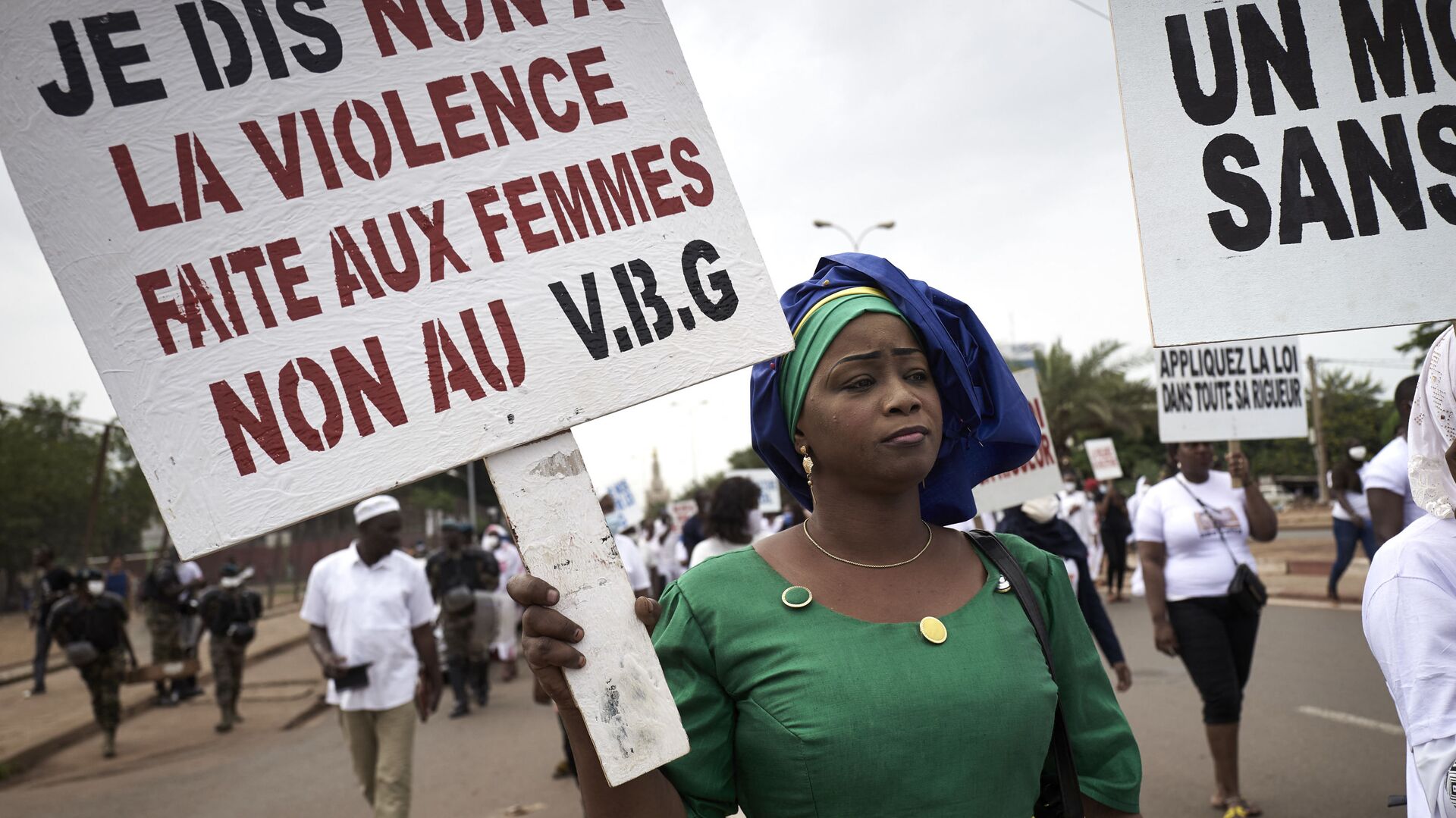 Une femme malienne proteste contre les violences faites aux femmes  - Sputnik Afrique, 1920, 04.03.2021