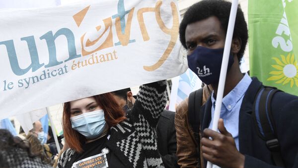 Manifestation de l'Union nationale des étudiants de France (UNEF) contre la précarité étudiante en raison de la crise sanitaire liée à l'épidémie de Covid-19, mars 2021 - Sputnik Afrique