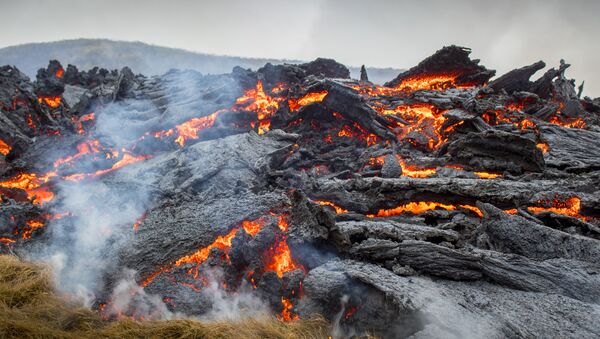 Coulées de lave et reliefs incroyables: l’éruption d’un volcan en Islande

 - Sputnik Afrique