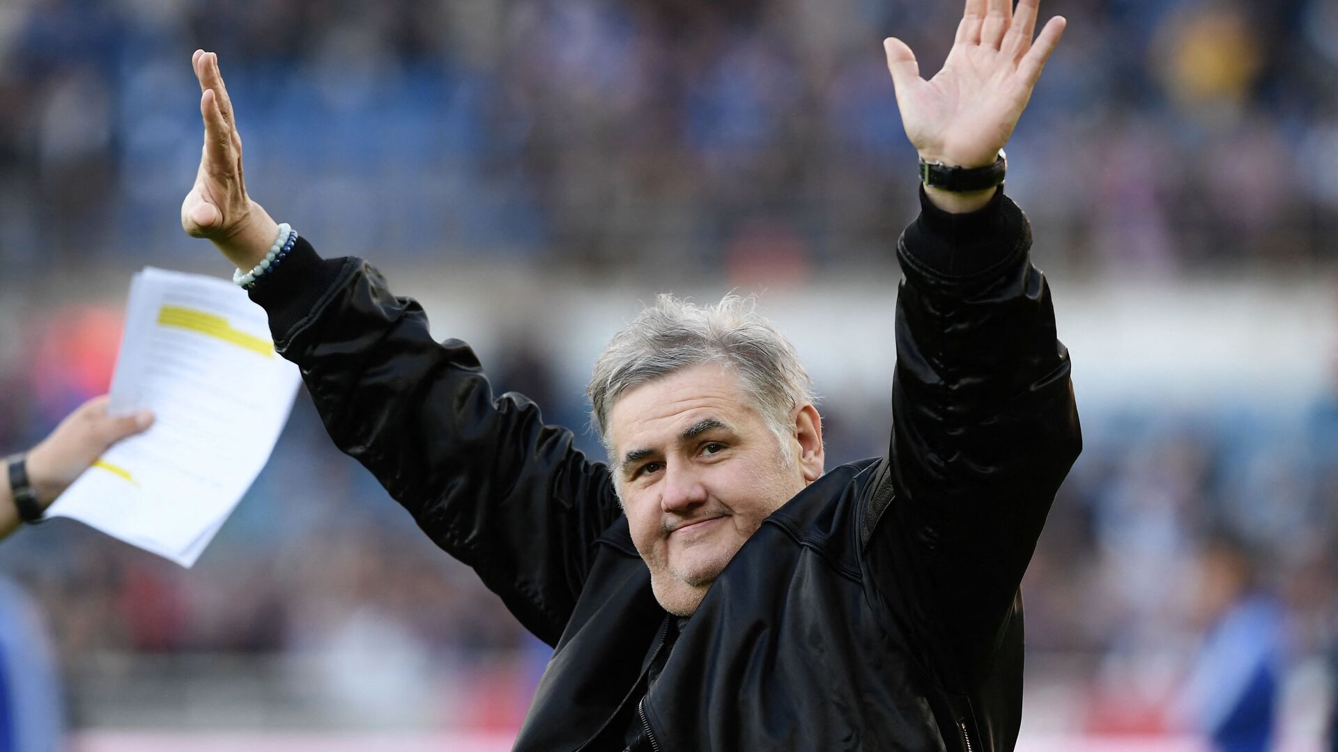 French journalist Pierre Menes, during the French L2 football match between Strasbourg (RCS) and Bourg-en-Bresse at the Meinau stadium in Strasbourg, eastern France, on May 19, 2017. (Photo by PATRICK HERTZOG / AFP) French journalist Pierre Menes, during the French L2 football match between Strasbourg (RCS) and Bourg-en-Bresse at the Meinau stadium in Strasbourg, eastern France, on May 19, 2017. (Photo by PATRICK HERTZOG / AFP) - Sputnik Afrique, 1920, 23.03.2021