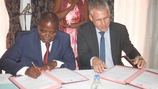 Signature du partenariat entre la région du Bélier en Côte d’Ivoire et la région Auvergne-Rhône-Alpes en France - Sputnik Afrique