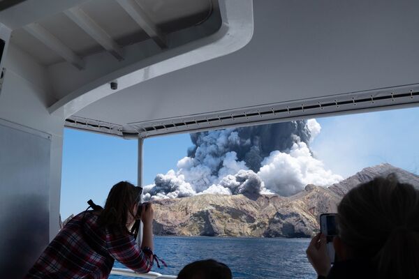 Photos explosives et émotions fortes: à quoi sont prêts les touristes pour photographier une éruption volcanique

 - Sputnik Afrique