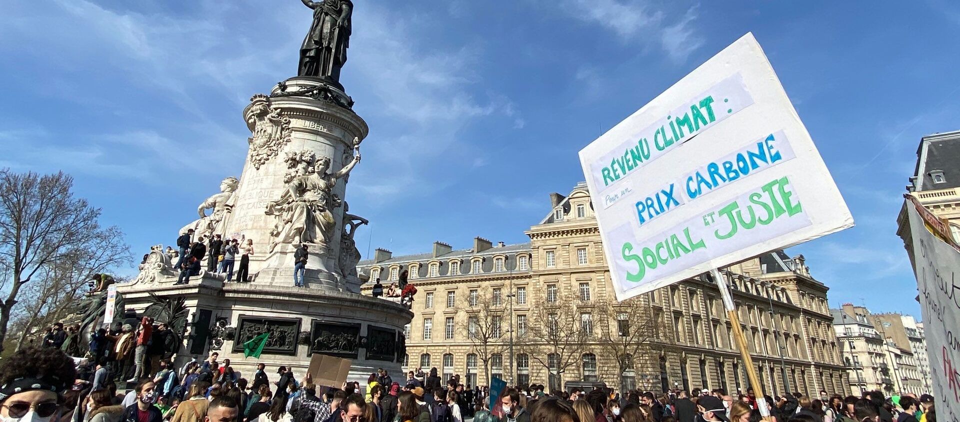 Mobilisation écologiste à Paris: marche pour une «vraie» loi Climat, 28 mars 2021 - Sputnik Afrique, 1920, 20.07.2021