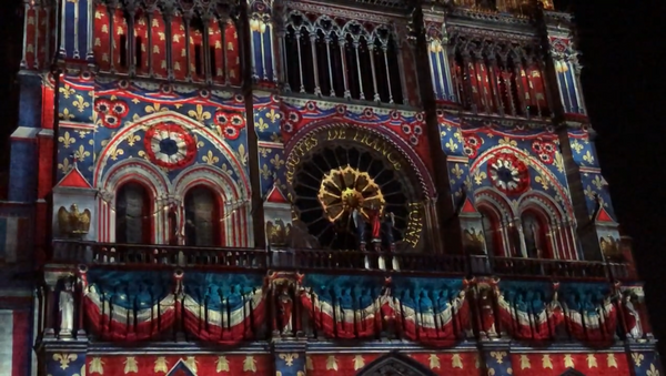 Un spectacle son et lumière sur la façade de Notre-Dame de Paris, 2018 - Sputnik Afrique