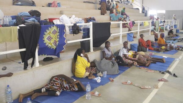 Des réfugiés trouvent abri dans un centre à Afungi, au Mozambique, après avoir fui les attaques à Palma dans le nord du pays, le 2 avril 2021 - Sputnik Afrique