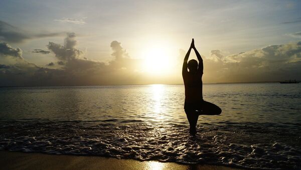 Yoga sur la plage - Sputnik Afrique
