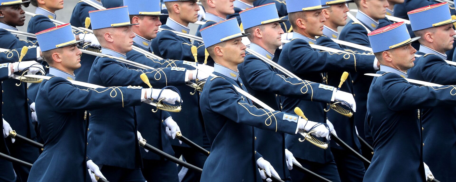 Un défilé militaire à Paris (archive photo) - Sputnik Afrique, 1920, 28.04.2021