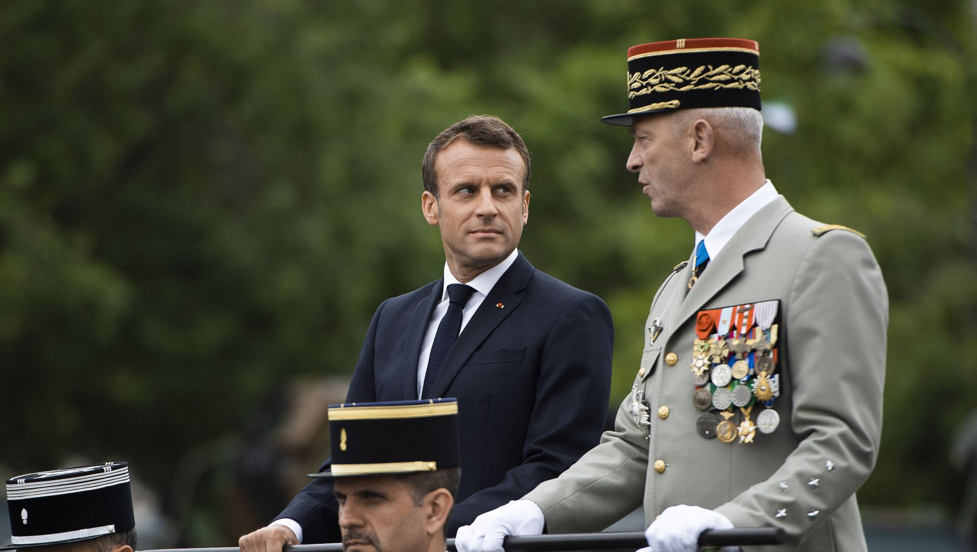 Emmanuel Macron et François Lecointre, Chef d'Etat major des armées - Sputnik Afrique, 1920, 29.04.2021