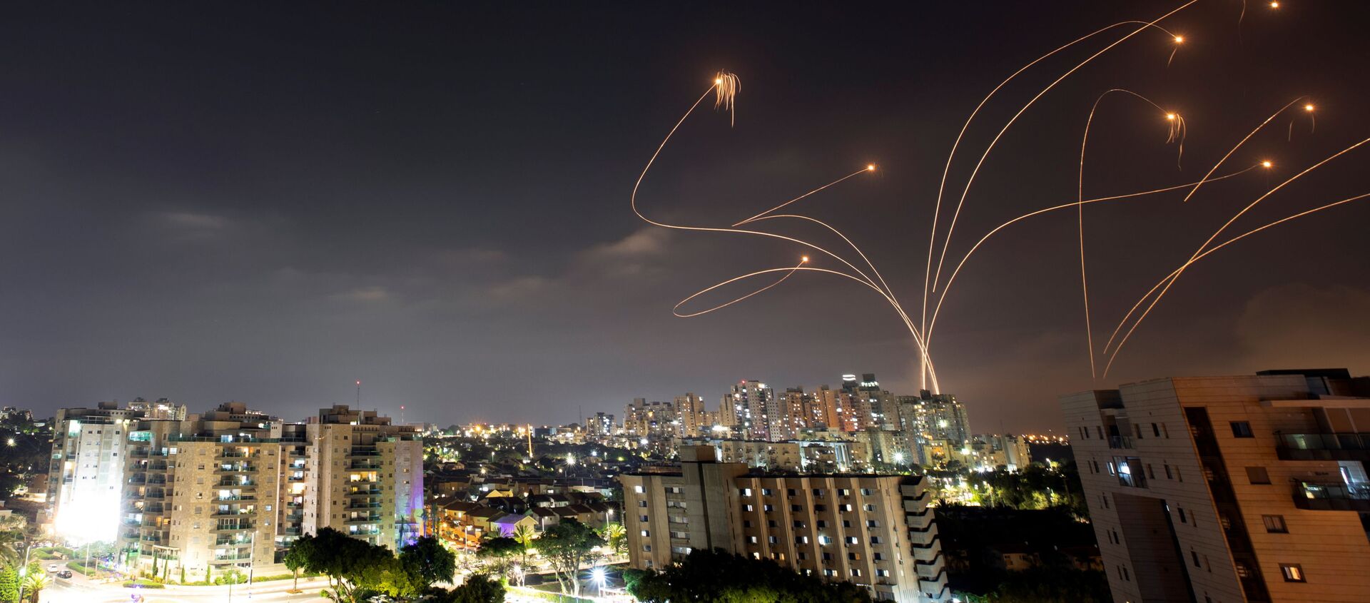 Le drone de fer israélien intercepte les roquettes lancées depuis la bande de Gaza, Israël, 10 mai 2021 - Sputnik Afrique, 1920, 11.05.2021