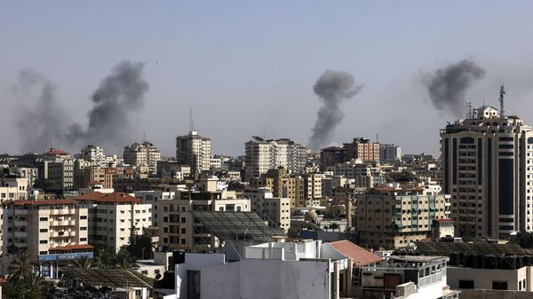 Israël bombarde la bande de Gaza - Sputnik Afrique