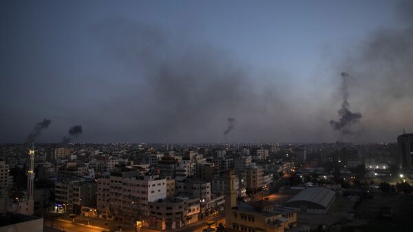 Israël bombarde la bande de Gaza - Sputnik Afrique