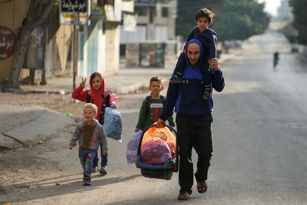Les Palestiniens quittent leurs maisons

 - Sputnik Afrique