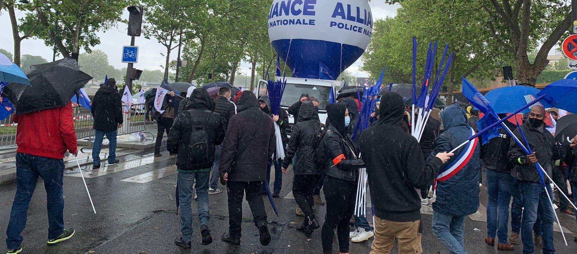 Manifestation des policiers devant l'Assemblée nationale à Paris, le 19 mai 2021 - Sputnik Afrique, 1920, 20.05.2021