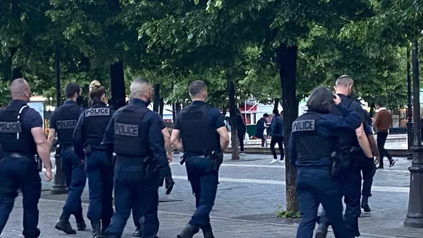 Policiers à Paris - Sputnik Afrique