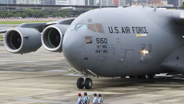 Atterrissage d'un avion militaire américain à Taïwan - Sputnik Afrique