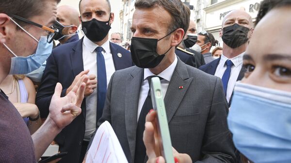Emmanuel Macron lors de son déplacement dans la Drôme - Sputnik Afrique