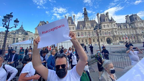 Une manifestations devant l'Hôtel de Ville à Paris, le 6 juillet 2021 - Sputnik Afrique