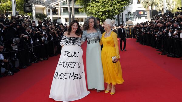 Ces stars et célébrités sur le tapis rouge à la cérémonie d’ouverture du Festival de Cannes

 - Sputnik Afrique