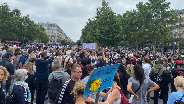 Une manifestation contre le pass sanitaire à Paris, le 17 juillet 2021 - Sputnik Afrique