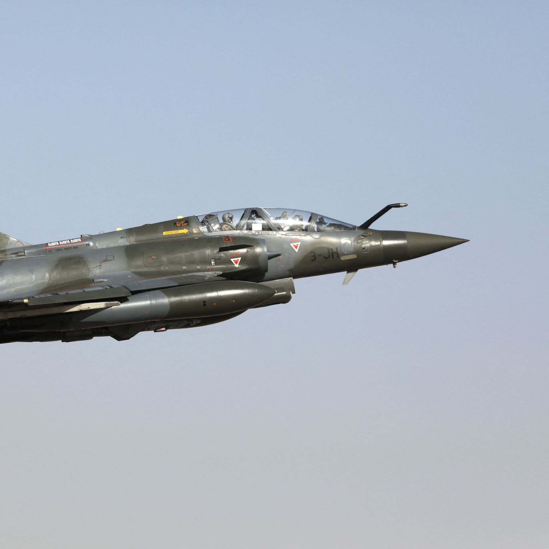 Un avion de chasse français s'écrase au Mali, les pilotes sains et saufs