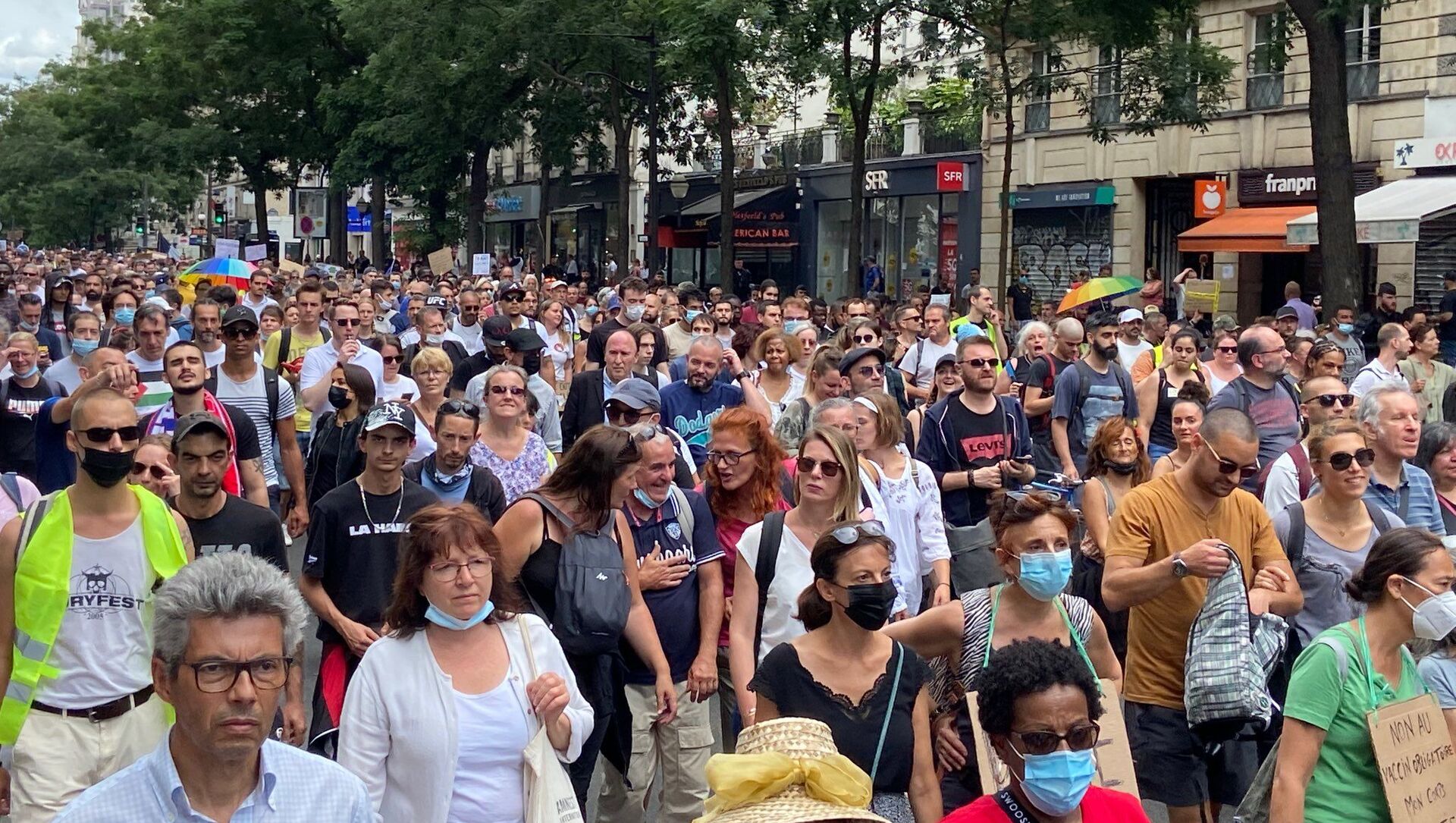 Manifestation contre le pass sanitaire à Paris, le 24 juillet 2021 - Sputnik Afrique, 1920, 24.07.2021