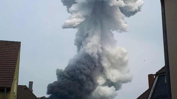 Une importante explosion a secoué le parc chimique Leverkusen situé dans l'ouest de l'Allemagne, le 27 juillet 2021 - Sputnik Afrique