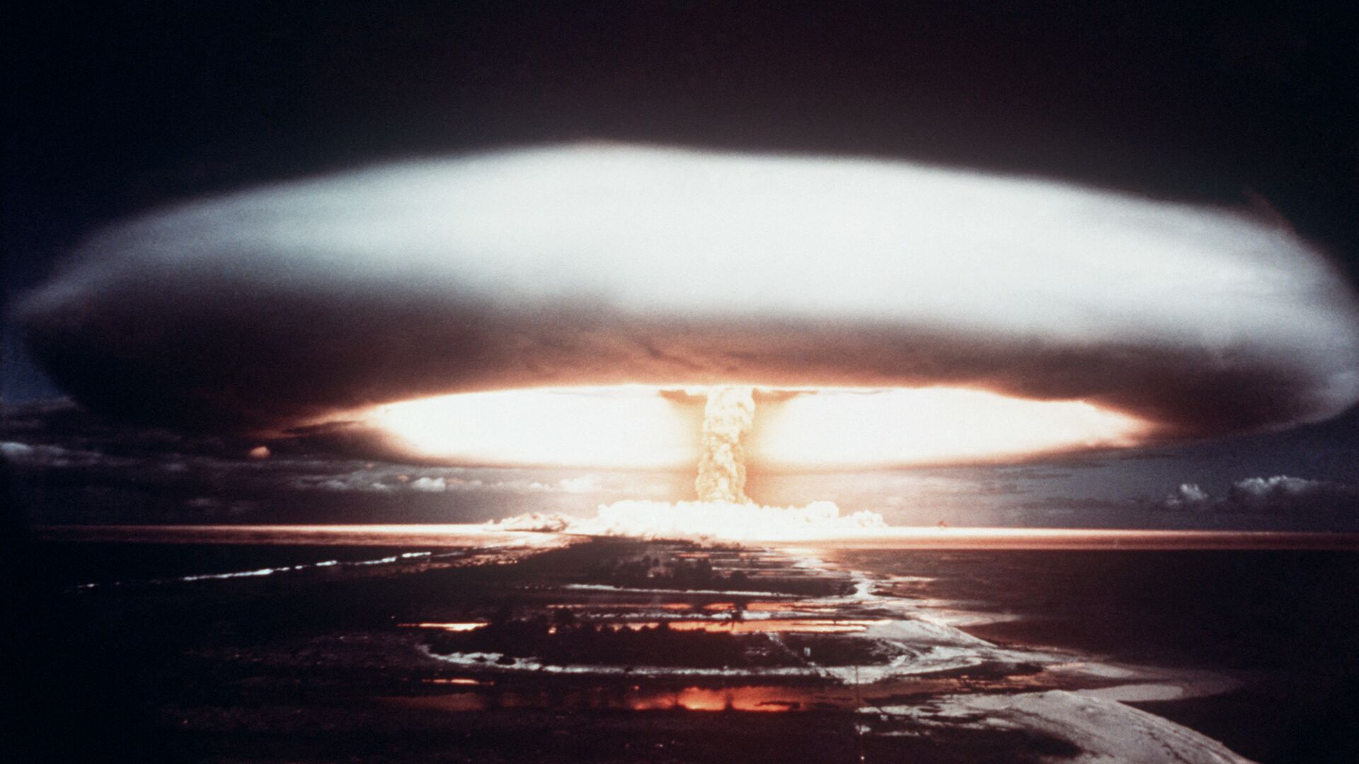 Explosion nucléaire à Mururoa en 1971 - Sputnik Afrique, 1920, 27.09.2021