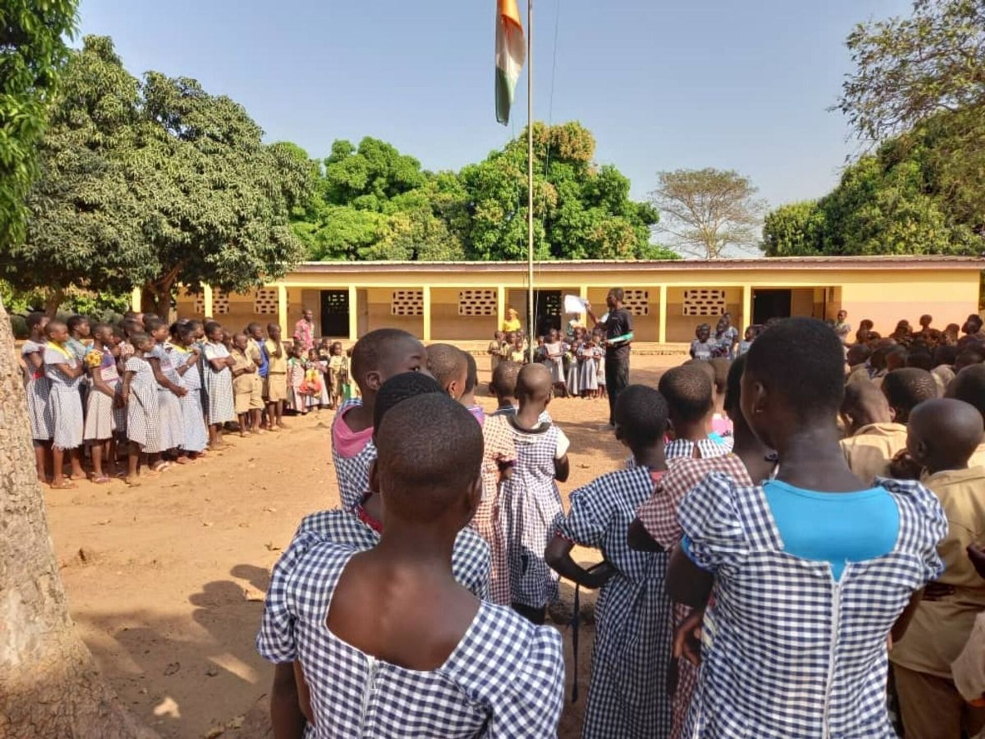 Dans le nord de la Côte d'Ivoire, contre la pauvreté et le terrorisme «on investit dans l'école» - Sputnik Afrique, 1920, 30.07.2021