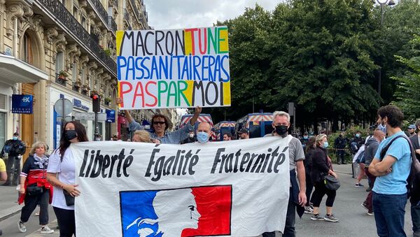 Manifestation contre le pass sanitaire à Paris - Sputnik Afrique
