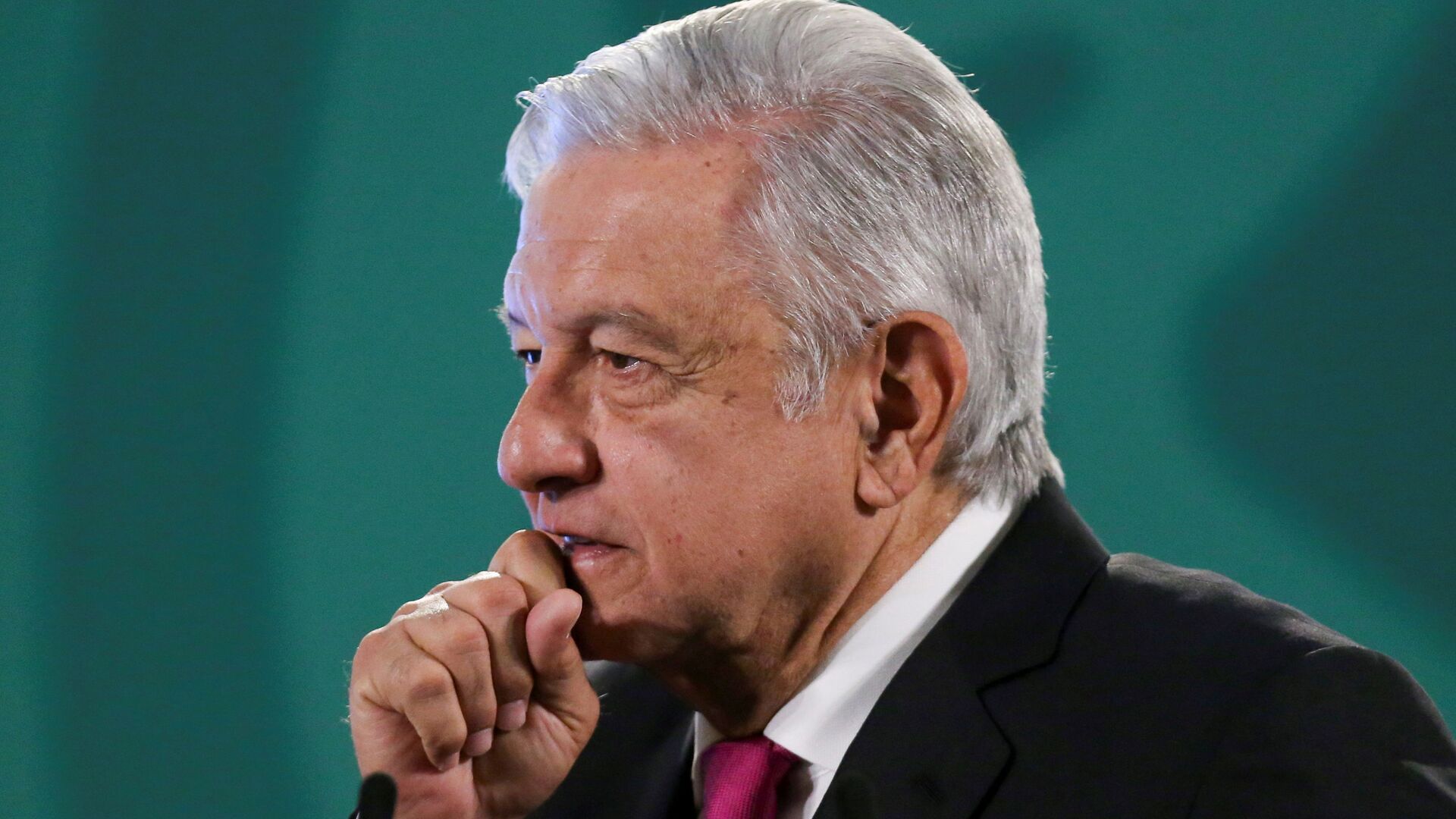 Mexico's President Andres Manuel Lopez Obrador gestures during a news conference at the National Palace in Mexico City - Sputnik Afrique, 1920, 04.12.2021