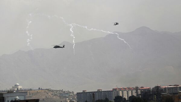 Des hélicoptères américains Black Hawk au-dessus de Kaboul - Sputnik Afrique