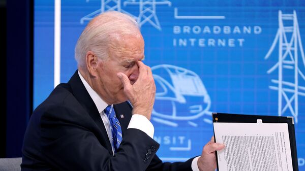 U.S. President Joe Biden meets virtually with governors, mayors, and other state and local elected officials to discuss the bipartisan Infrastructure Investment and Jobs Act, in the South Court Auditorium at the White House in Washington, U.S., August 11, 2021. - Sputnik Afrique