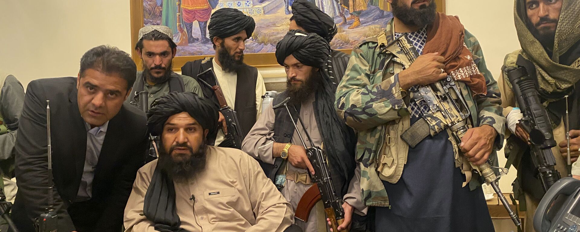 Les talibans au palais présidentiel à Kaboul, le 15 août 2021 - Sputnik Afrique, 1920, 23.12.2021