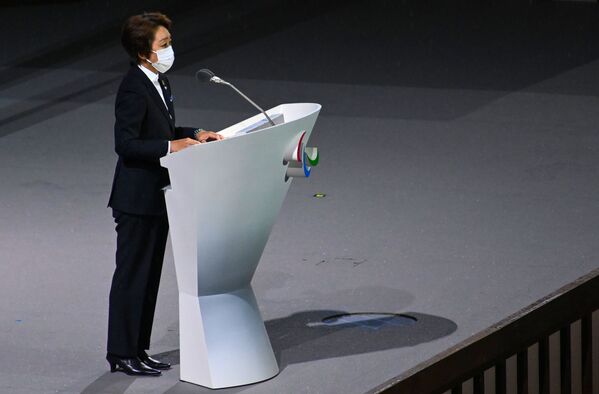 L'ouverture des Jeux paralympiques 2020 s'est déroulée sans spectateurs.Sur la photo: Seiko Hashimoto, présidente du Comité d'organisation des Jeux olympiques et paralympiques de Tokyo, lors de la cérémonie d'ouverture des Jeux paralympiques 2020 dans la capitale japonaise.  - Sputnik Afrique