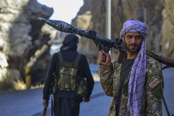 Après la prise du pouvoir par les talibans* en Afghanistan, des dizaines de centaines de soldats afghans qui n’ont pas accepté la reddition se sont rassemblés dans le Panchir en rejoignant les milices.  - Sputnik Afrique