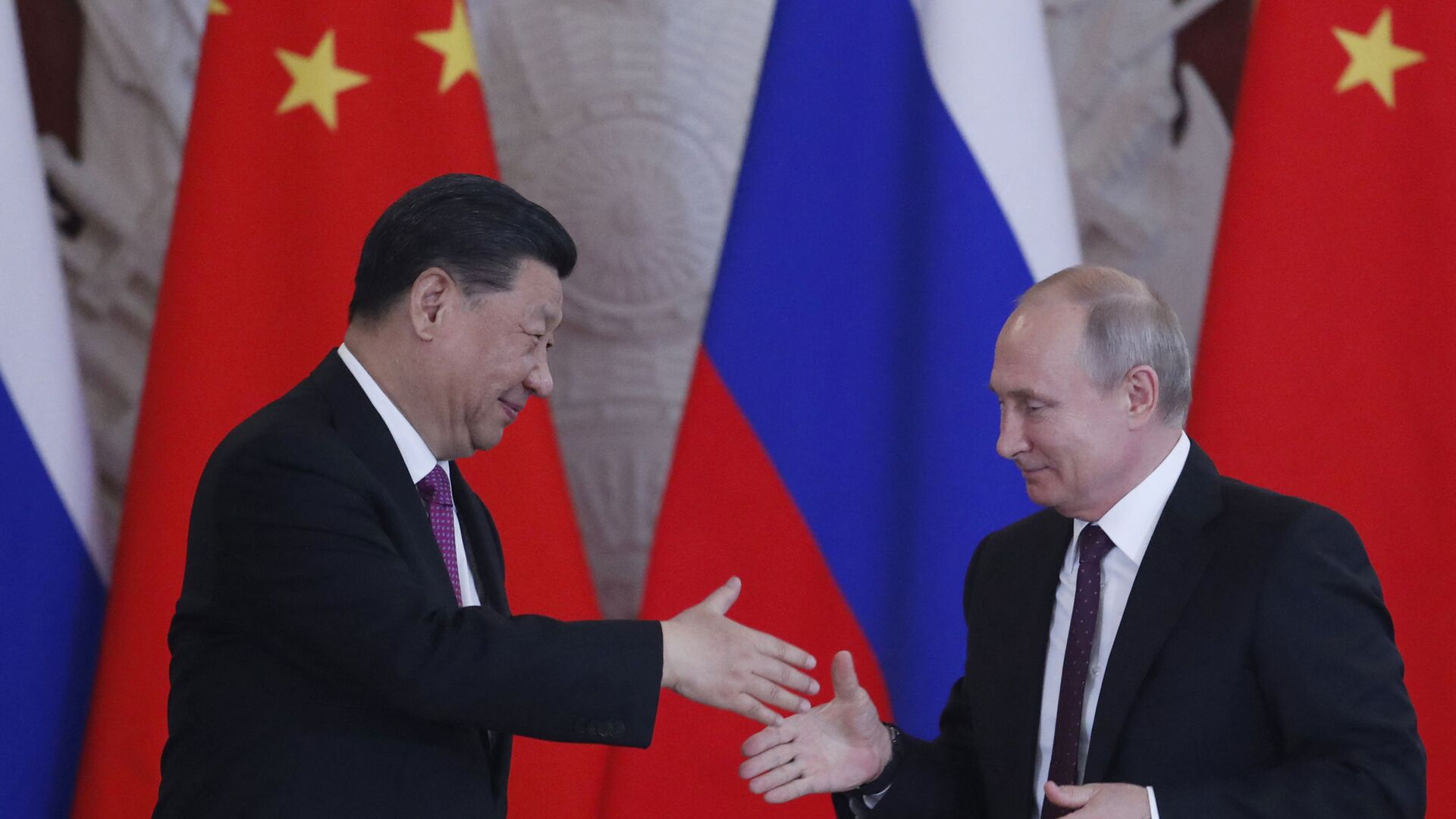 Xi Jinping et Vladimir Poutine à Moscou en 2019  - Sputnik Afrique, 1920, 16.12.2021