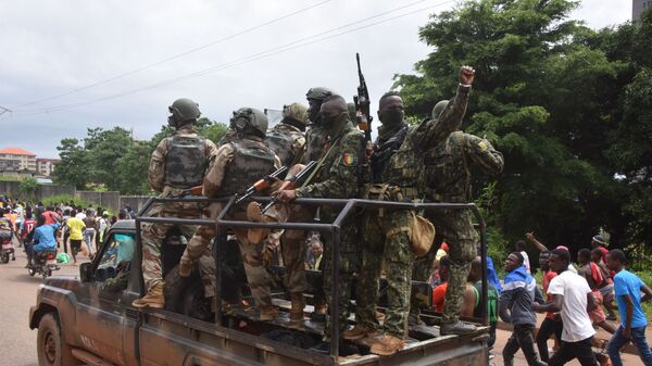 Les Guinéens sont sortis dans la rue pour célébrer le coup d’État  - Sputnik Afrique