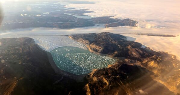 La fonte record du glacier qui a été enregistrée en 2019 n'a pas encore été dépassée. Cependant, cette année, le processus couvre une zone beaucoup plus vaste. Néanmoins, la fonte du glacier se situe toujours dans la moyenne statistique. - Sputnik Afrique