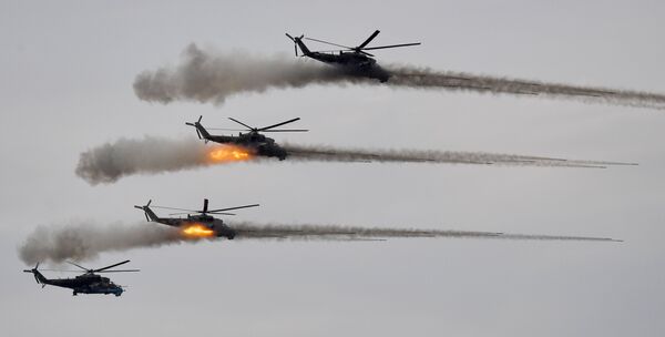 Hélicoptères d’attaque Mi-24 lors des exercices Zapad 2021 sur le terrain d’entraînement Moulino, dans la région de Nijni Novgorod. - Sputnik Afrique