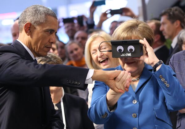 Lors des élections de 2017, le parti de Merkel a affiché le pire résultat de l’histoire: 30,2% des voix. Le 29 octobre, Merkel a annoncé qu&#x27;elle ne se présenterait pas à la présidence de la CDU et qu&#x27;après la fin de son mandat elle quitterait la politique.Sur la photo: la chancelière allemande Angela Merkel et le Président américain Barack Obama à la Foire d’Hanovre, Allemagne, 2016. - Sputnik Afrique
