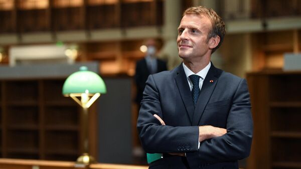 Emmanuel Macron en visite du site Richelieu de la Bibliothèque nationale de France (BnF) - Sputnik Afrique