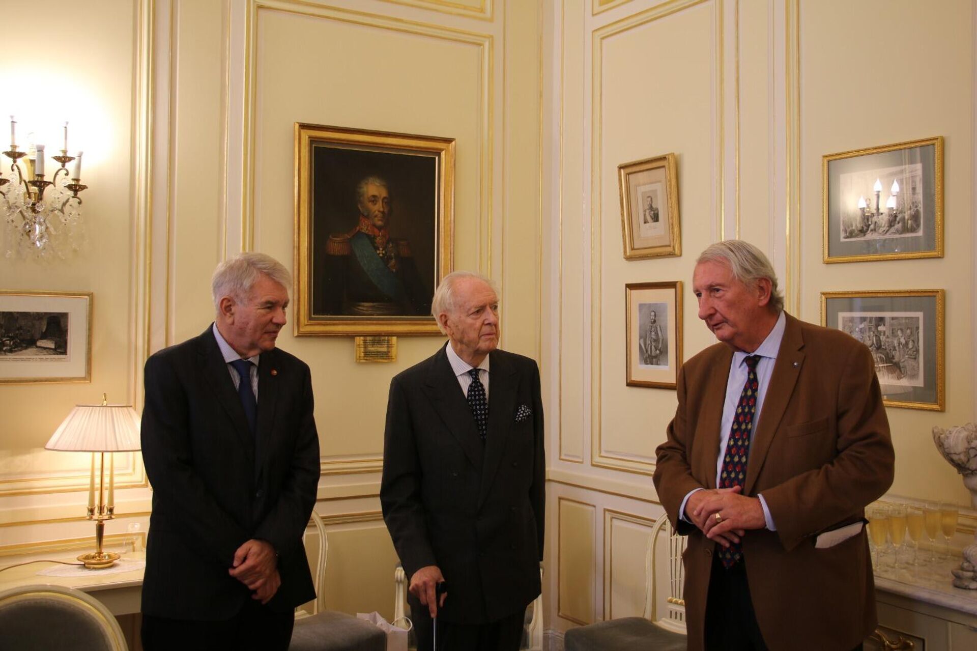 Alexeï Mechkov, l'ambassadeur de Russie, le Prince Nikita Lobanov-Rostovski et le Prince Alexandre Troubetzkoi à Paris, le 27 septembre 2021 - Sputnik Afrique, 1920, 30.09.2021