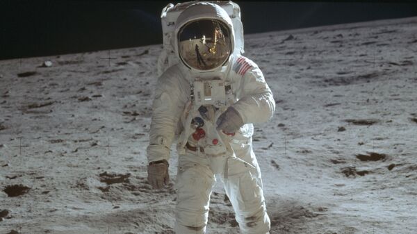L'astronaute Buzz Aldrin sur la surface lunaire - Sputnik Afrique
