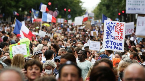 Manifestation anti-pass à Paris - Sputnik Afrique