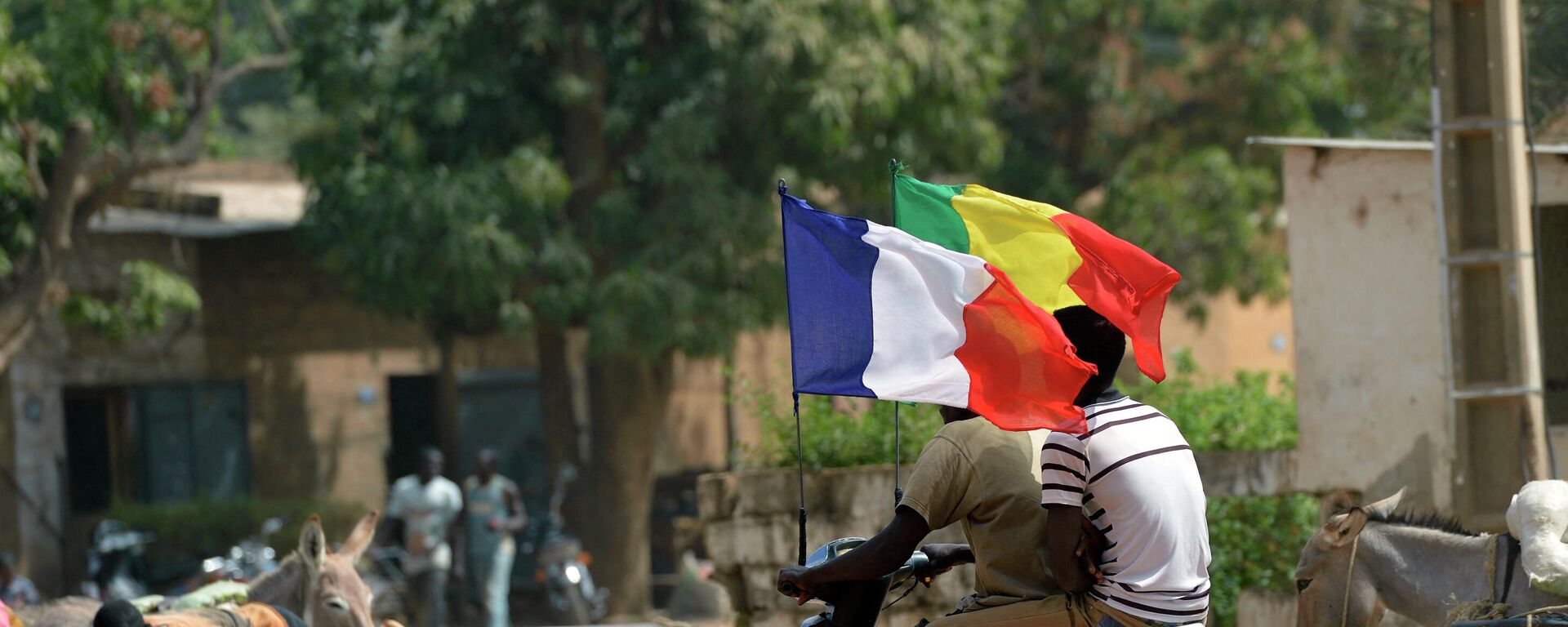 drapeaux français et malien - Sputnik Afrique, 1920, 18.10.2021