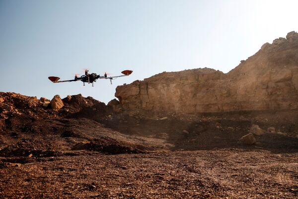 Un drone participant à la simulation des conditions de vie sur Mars dans le désert du Néguev. - Sputnik Afrique