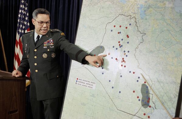 Selon CNN, Powell était pressenti pour devenir le premier Président noir du pays, mais sa réputation politique a été ternie par un discours au Conseil de sécurité de l&#x27;Onu à la suite duquel George W. Bush a ordonné de déclencher la guerre en Irak.Sur la photo: Colin Powell, chef d’état-major des armées, au Pentagone, 1991. - Sputnik Afrique